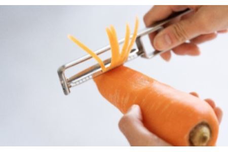 細切りピーラー 縦型 （安全ケース付き） 細切り幅3mm  SSK-13