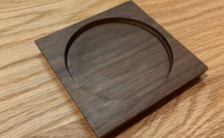 LINDO Coaster(2枚入り)コースター キッチン 食卓 机 コップ 敷物 工房 自然 素材 木目トレー ウォールナット 無垢材 職人 手作業 グラス 置き アクセサリー トレイ