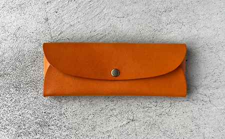 本革 ノンステッチのペンケース 栃木レザー ファッション小物 革小物 シンプル 雑貨 文房具 筆箱 手触りが良い 牛革 プレゼント ギフト 自分用 ブラック