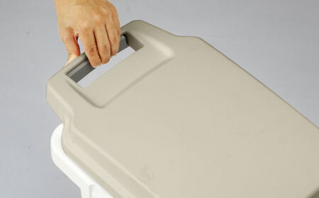 臭いが漏れないゴミ箱 70リットル[AUAD081]