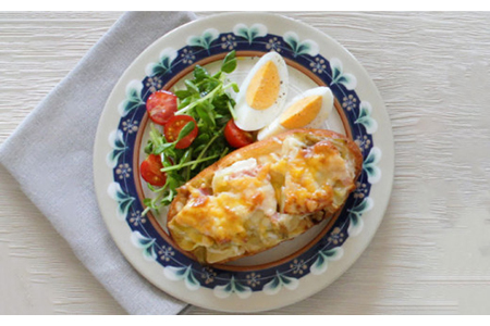 【美濃焼】ローリエ 20cm リムプレートセット（紺・緑）【ふくべ窯】食器 パスタ皿 パン皿 ケーキ皿 ペア ネイビー グリーン カフェ風 花柄 写真映え かわいい おしゃれ レンジ対応 食洗機対応 [MAI009]