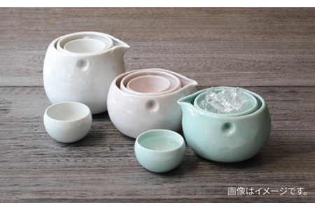 【美濃焼】ころん 冷酒器 桃色【ヤマ亮横井製陶所】【TOKI MINOYAKI返礼品】食器 おちょこ とっくり お猪口 徳利 片口 日本酒 冷酒 酒器 ピンク 桃色 ホワイト 白 シンプル かわいい おしゃれ 送料無料 [MAL002]