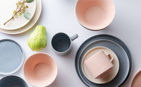 【美濃焼】MINO_works ペア マグカップ （サックスグレー・さくら）【大東亜窯業】食器 マグカップ コーヒーカップ ティーカップ 灰色 ピンク おしゃれ カップル 夫婦 新生活 [MAG027]