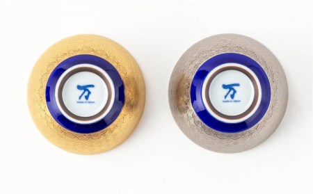 【美濃焼】金・銀のお茶碗ペア【陶土う庵】(6517-0157)食器 ご飯茶碗 セット 夫婦 カップル 磁器製 ゴールド シルバー 金 銀 高級感 料亭風 お祝い 食洗機対応 送料無料 [MBY110]