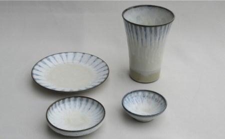 【美濃焼】「Ti」フリーカップ＆お皿 4点セット（塗分）【鈴木陶苑】食器 小皿 プレート コップ 取り皿 薬味皿 おつまみ皿 晩酌 ブルー 青 陶器 土物 おしゃれ レンジ対応 食洗機対応 送料無料 [MAU015]