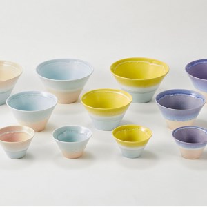 【美濃焼】パステルジュレ Mサイズ ペアセット イエロー＆ブルー/グリーン＆クリーム【伸光窯 金多田中製陶所】【TOKI MINOYAKI返礼品】食器 鉢 ボウル ミニ丼 どんぶり 丼 丼ぶり サラダボウル スープボウル 麺 デザート 食器セット セット 送料無料 パステルカラー [MAQ064]