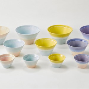 【美濃焼】パステルジュレ Mサイズ ペアセット イエロー＆ブルー/パープル＆ピンク【伸光窯 金多田中製陶所】【TOKI MINOYAKI返礼品】食器 鉢 ボウル ミニ丼 どんぶり 丼 丼ぶり サラダボウル スープボウル 麺 デザート 食器セット セット 送料無料 パステルカラー [MAQ065]