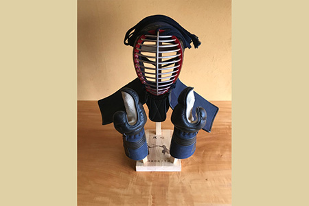 剣道防具乾燥スタンド【防具deDRY】ラバーウッド材名入れあり1ﾀﾞｲ  [No.097]