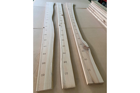  木の身長計（ヒノキ） [No.457]