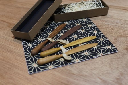 バターナイフ 木彫り 天然木 ナチュラル 自然塗料 飛騨 木製 てづくり 一位一刀彫 ほっとする店  [Q230xpi]