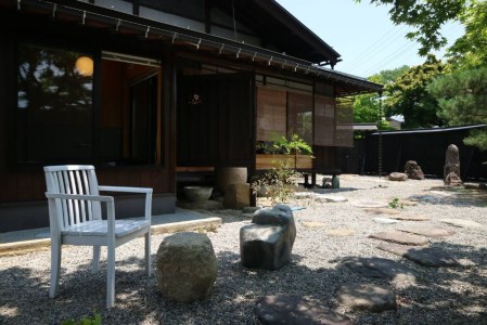 吉城の郷 大日の宿 1泊朝食付き ペア宿泊券 貸し切り 1日1組限定 飛騨古川 古民家[Q280]