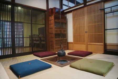 吉城の郷 小島 1泊朝食付き ペア宿泊券 貸し切り 1日1組限定 飛騨古川 古民家 観光 古い町並み[Q283]