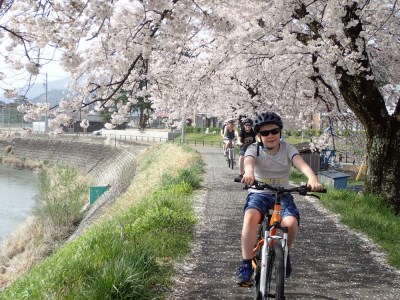飛騨里山サイクリングガイドツアー スタンダード 飛騨古川 自転車 体験  ペアチケット[Q304]