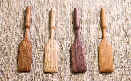 ジャムナイフ 木彫り 天然木 多用途で使える 飛騨 木製 一位一刀彫 ほっとする店[Q1890]