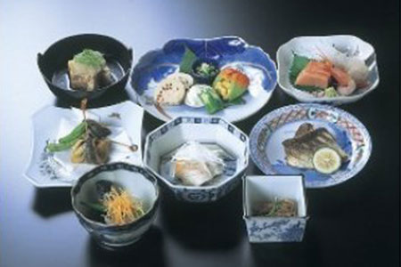 明治３年創業の老舗料亭旅館！会席料理ペア食事券[D0006]
