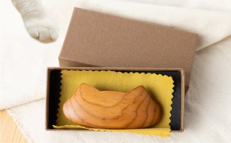 猫のバレッタ ウッド バレッタ 小さめ 天然木 木製ヘアアクセサリー 木製 ギフト 女性 子供[Q1677]