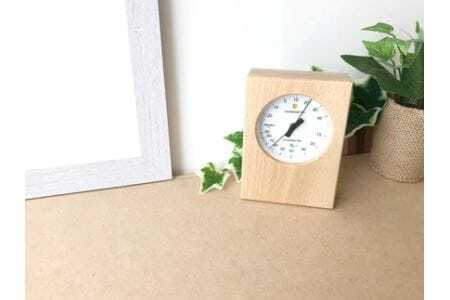 KATOMOKU　無垢材の木枠温湿度計A（ナチュラル）km-101NA