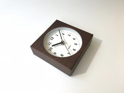 KATOMOKU 置き掛け兼用木枠電波時計 四角(ブラウン) km-95BRRC