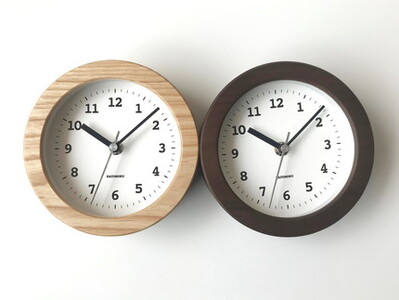 KATOMOKU　置き掛け兼用木枠電波時計　丸(ナチュラル)　km-112NA