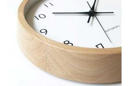 KATOMOKU　ビーチの木枠電波時計（ナチュラル）km-104NARC