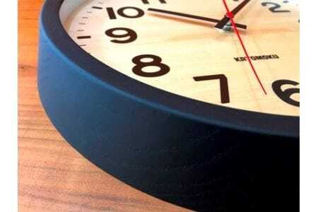 KATOMOKU　ホワイトアッシュの木枠&シナ文字盤電波時計(ブラック)　km-107BKRC