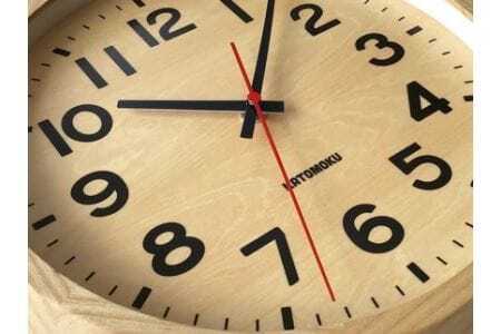 KATOMOKU　ホワイトアッシュの木枠&シナ文字盤電波時計(ブラック)　km-107BKRC