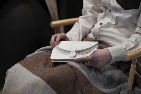 RIPS（革のカシミヤ 郡上市産明宝鹿革レディース財布）ルージュ