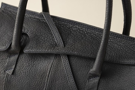 OBI(革のカシミヤ 郡上市産 明宝鹿革バッグ)ブルーグレイ