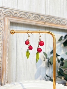 本物の郡上南天を閉じ込めたピアス・イヤリングC