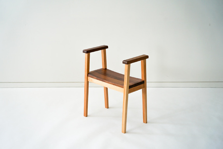 アームスツール＜樹種：カバとウォールナットの混合＞