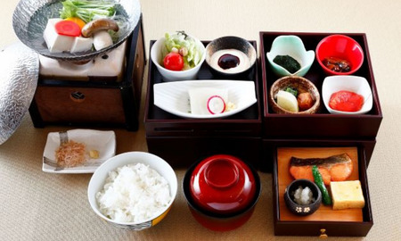 宿泊券 「森の旅亭びえい」1泊2食付ペア宿泊券(離れ棟 露天風呂付客室)| 宿泊券 [255-02]