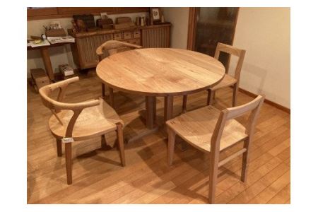 【664001】使いやすく丸い木製のダイニングテーブル「胡桃の円卓」110
