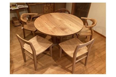 【664001】使いやすく丸い木製のダイニングテーブル「胡桃の円卓」110