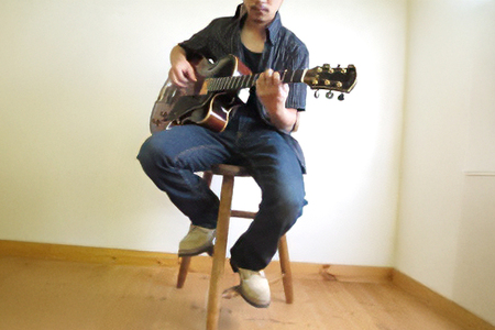 L-1　ギタリストのための椅子（ギター演奏用椅子） A02-009