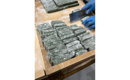 農家が作るさとうさんちの杵つき餅とよもぎ餅　白餅4袋、草餅4袋セット□