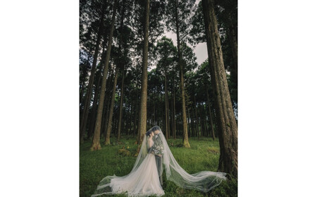 森の中の「フォト婚式」
