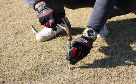 職人技で安心・安全を守るらせん形状キャンプ用ジュラルミンペグ（アルミ色8本セット) 雑貨 日用品 差しやすい 抜けにくい 