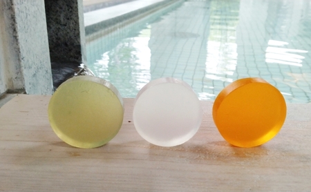 天然温泉あらたまの湯 源泉配合 洗顔石鹸 3個（温泉水、お茶、三ヶ日みかん油 各1個） 美容 固形石鹸 石けん 