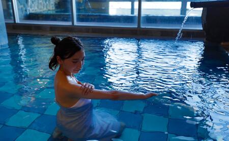 【平日月曜日~木曜日限定】特選鮑とプリプリ伊勢海老の二大味覚!源泉かけ流し温泉満喫旅行2名様分セット【熱海温泉 湯の宿 平鶴(ひらつる)】