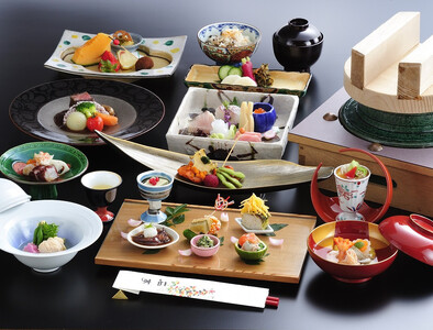 【あたみ石亭】平休日1泊2食付ペア宿泊券《露天風呂付和室》