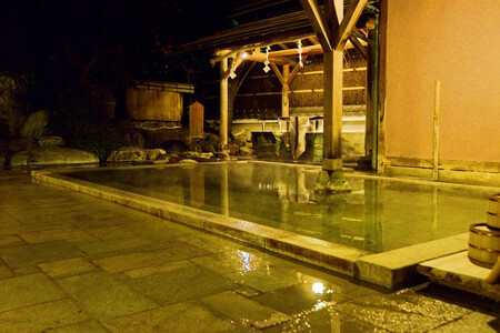 【あたみ石亭】平休日1泊2食付ペア宿泊券《露天風呂付和室》