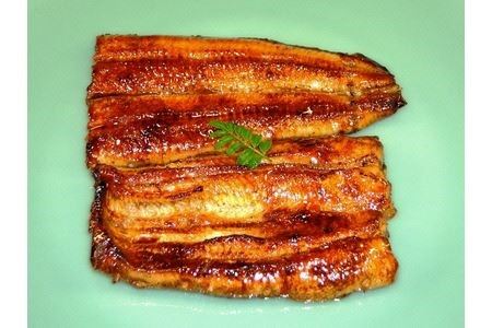 うなぎ 鰻 三島名物 蒲焼 蒲焼き  (真空パック) 3人前（1人前あたり120g～140g）【 鰻 ウナギ unagi 国産  蒲焼き かばやき パック 真空パック カット 冷蔵 うなぎの町三島で3代続く老舗 丑の日 父の日 静岡 静岡県 三島市 】