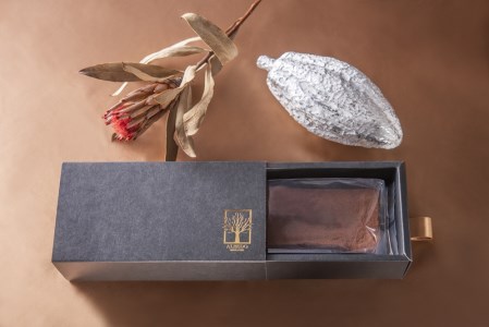 至高 ガトーショコラ スイーツ お菓子 ケーキ デザート ショコラ 濃厚 味わい ALBEDO アルベド チョコレート ギフト プレゼント 贈り物 高級 洋菓子 手作り 濃厚チョコ ビター 甘さ控えめ 贅沢 絶品 人気 おすすめ 専門店 215g 究極 絶妙 焼き加減 逸品 クーベルチュール 華やかな香り 優雅 口どけ 余韻 美味しい カカオ 発酵バター 朝産み卵