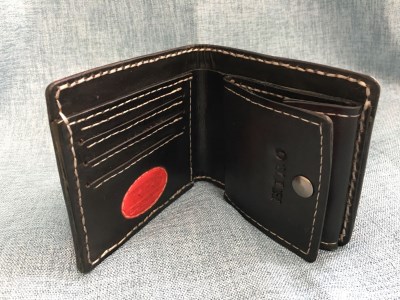 a70-005　本革フルカービング二つ折りレディース財布