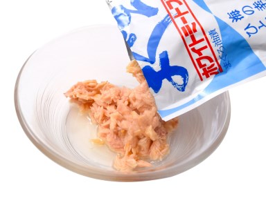 a10-601 マグロ ホワイトミ-ト 70g×12 カネトモ