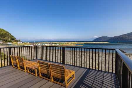 マリンベース西伊豆サイト利用券5,500円分+薪詰め放題1杯分 【 キャンプ CAMP キャンプ場 富士山 海 駿河湾 眺望 眺め 自然 関東 近郊 おすすめ 釣り 穴場 芝サイト AC電源サイト wifi 水場 無料シャワー ペット可 犬 初心者 手ぶら 薪 】