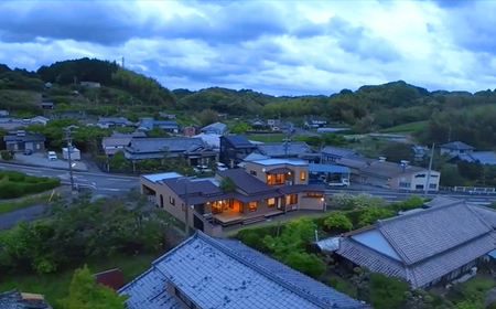 005-153 静波サーフスタジアムコースチケット2枚×一棟貸しアートヴィラVilla Revo宿泊1泊5名様まで