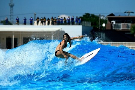 【1時間貸切プレミアムコースチケット】 静波サーフスタジアム サーフィン