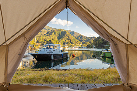 西伊豆の海沿いSeaside Base ARARI グランピング　１泊宿泊券１名様（素泊まり）[665002]