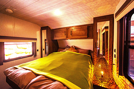 藤井わさび園のわさびビレッジ「トレーラーハウス宿泊補助券（3,000円分）」[741001]